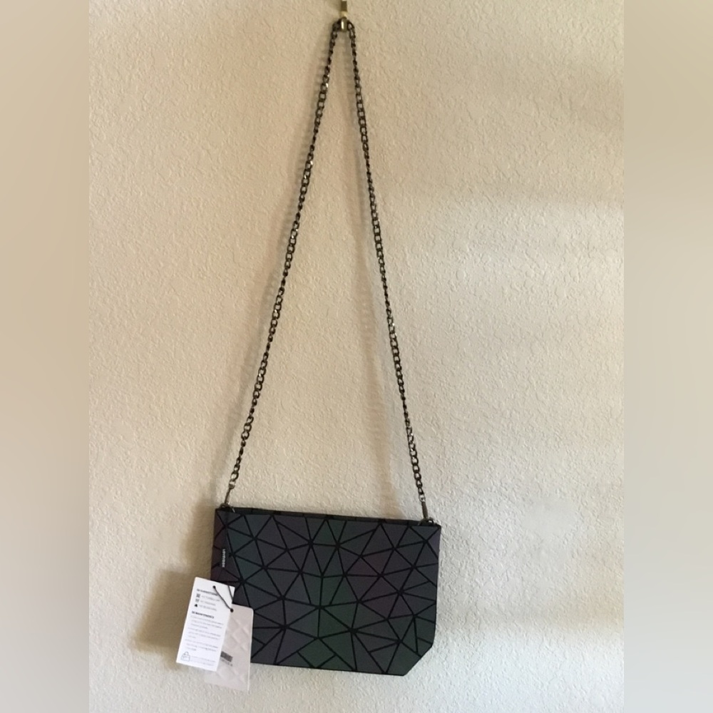 Lovevook chained purse